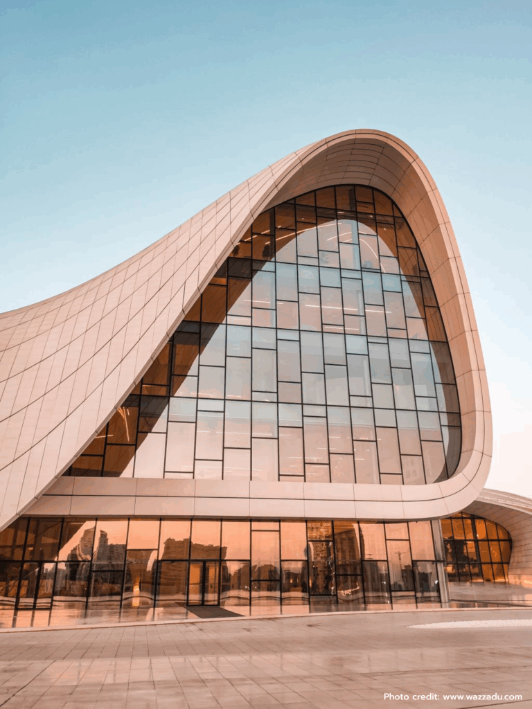 การออกแบบเปลือกอาคาร มีอิทธิพลโดยตรงต่อภาพลักษณ์ของ Building Design โดยเฉพาะอาคารพาณิชย์ และอาคารสูงที่ต้องการความน่าจดจำและเอกลักษณ์